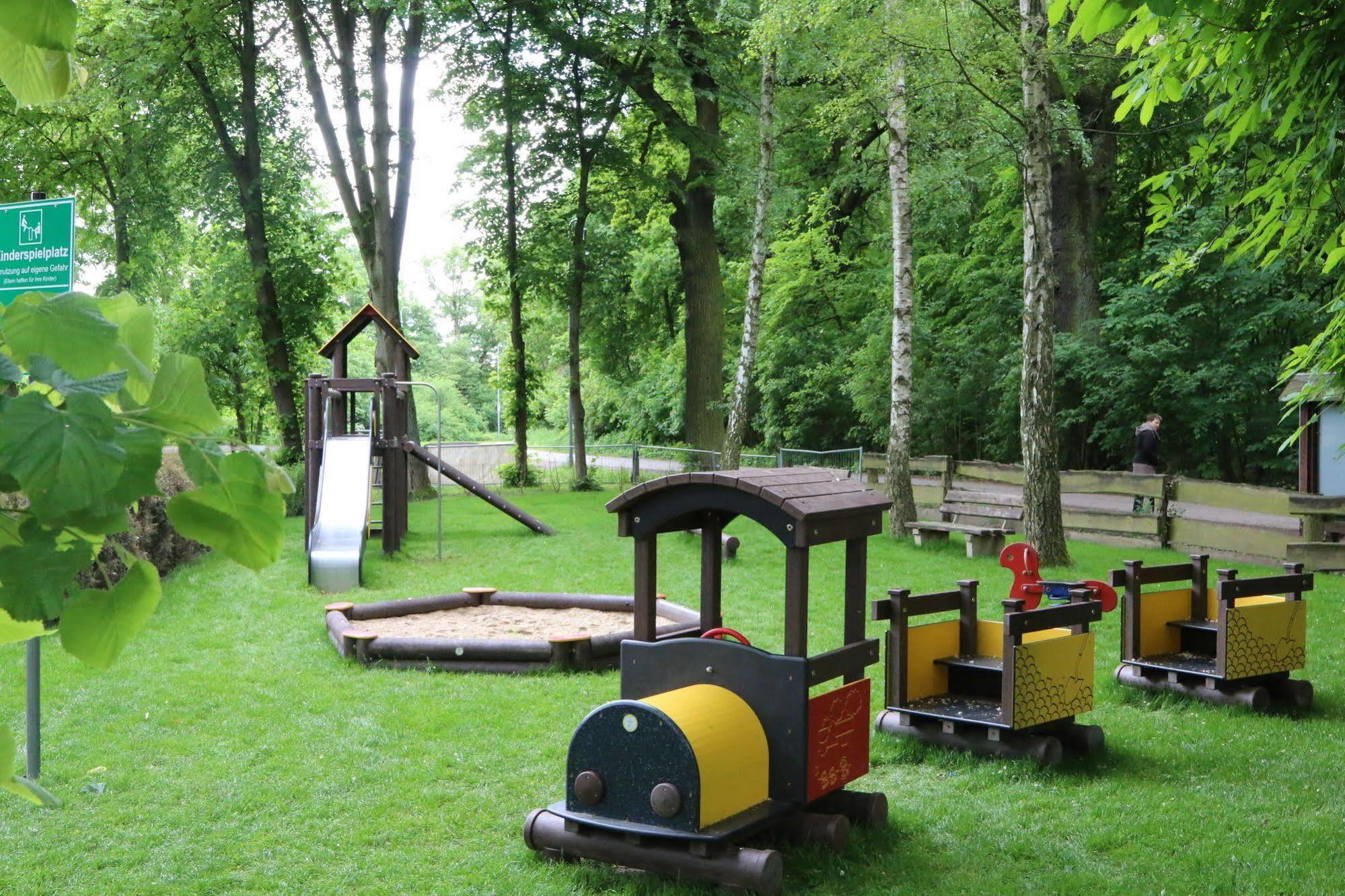 Landhaus Dessau Екстериор снимка